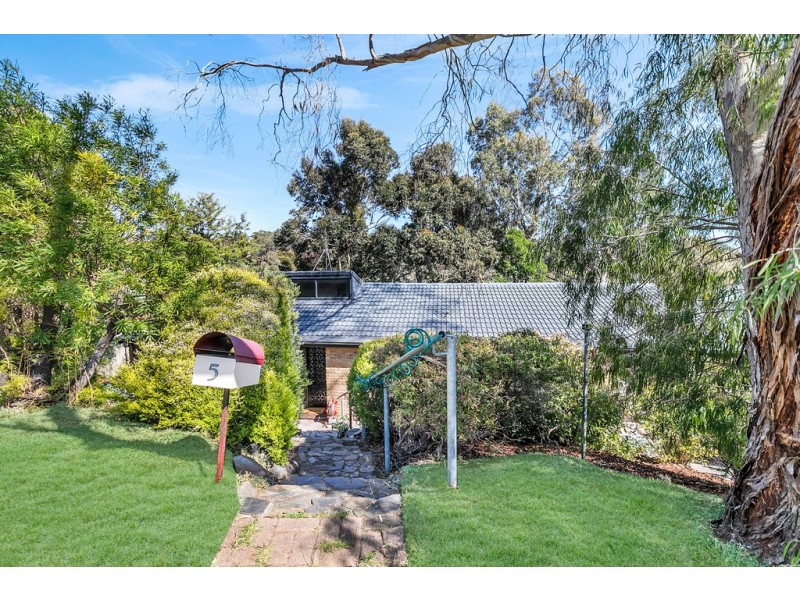 5 Grevillea Road, Aberfoyle Park SA 5159