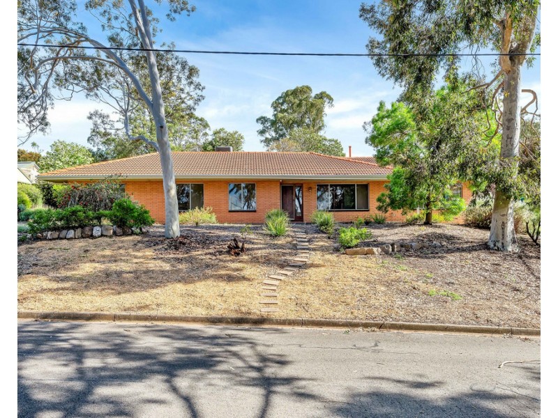 15 Roseberry Avenue, Eden Hills SA 5050