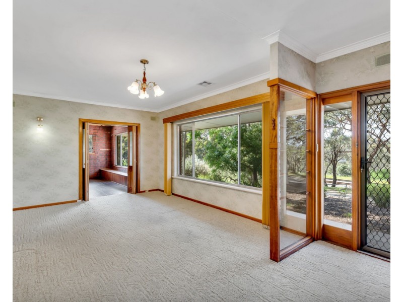 15 Roseberry Avenue, Eden Hills SA 5050