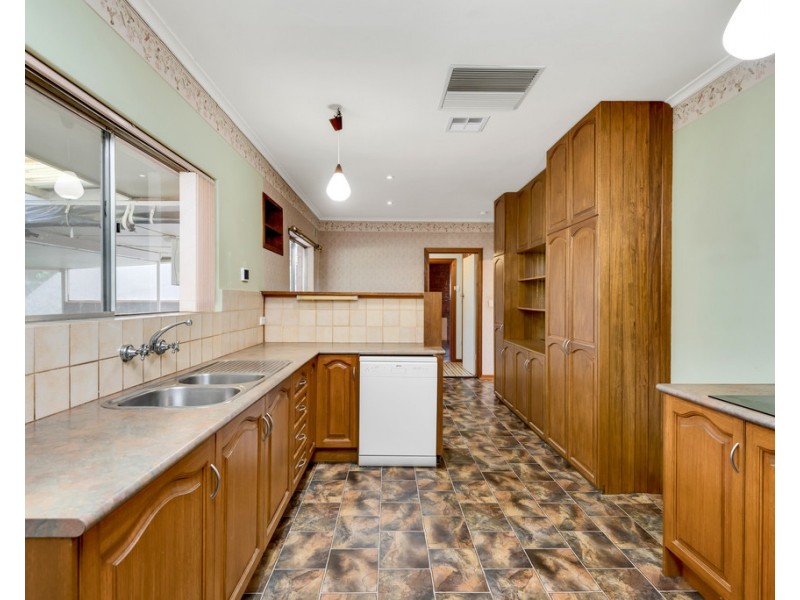 15 Roseberry Avenue, Eden Hills SA 5050