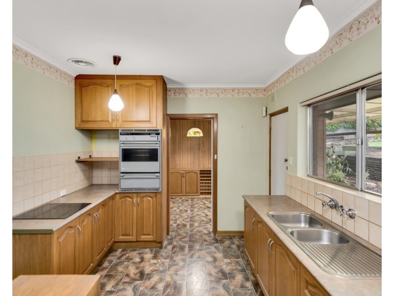 15 Roseberry Avenue, Eden Hills SA 5050