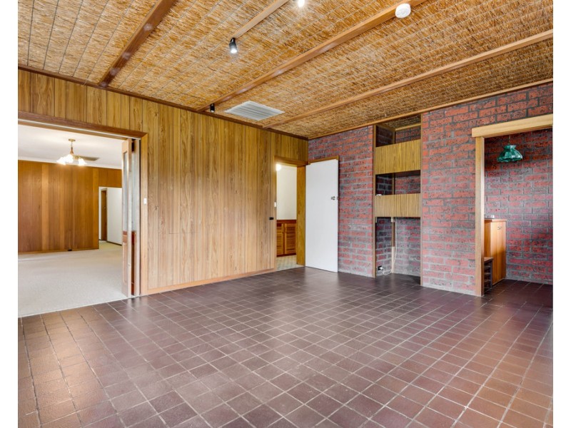 15 Roseberry Avenue, Eden Hills SA 5050