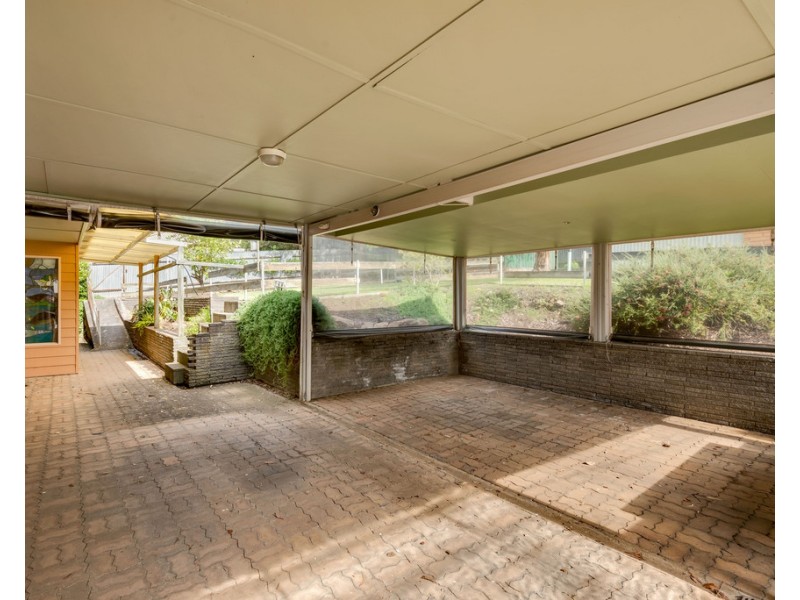 15 Roseberry Avenue, Eden Hills SA 5050