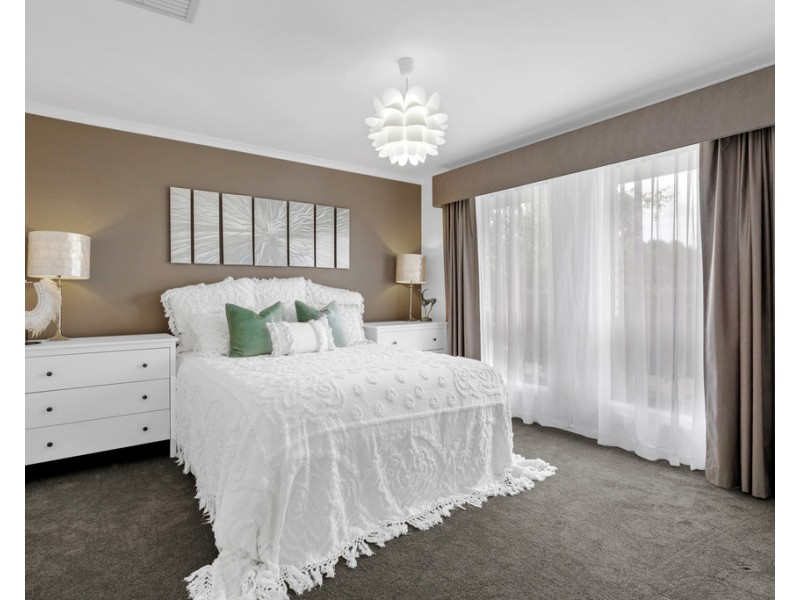 17 Ambrosini Court, Woodcroft SA 5162