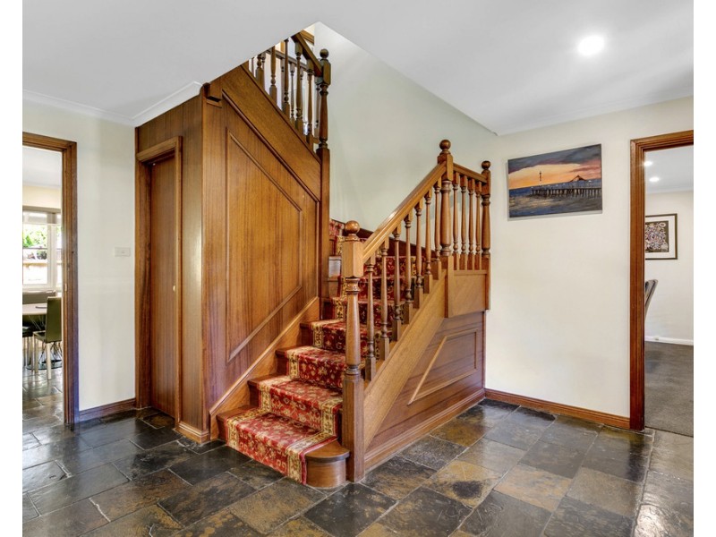 13 Lotus Drive, Aberfoyle Park SA 5159