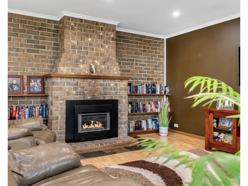 13 Lotus Drive, Aberfoyle Park SA 5159