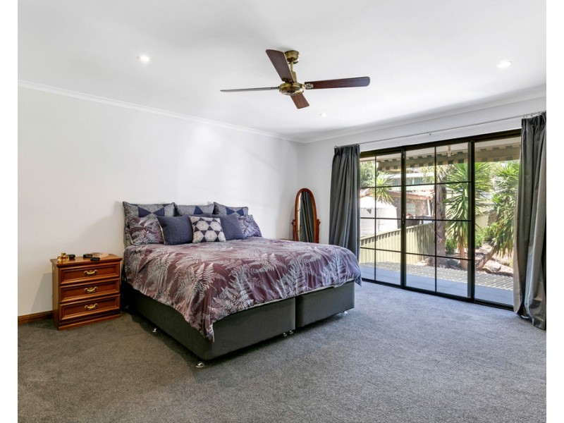 13 Lotus Drive, Aberfoyle Park SA 5159
