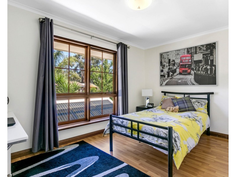 13 Lotus Drive, Aberfoyle Park SA 5159