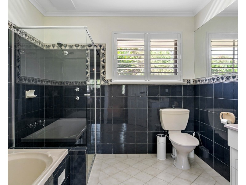 13 Lotus Drive, Aberfoyle Park SA 5159