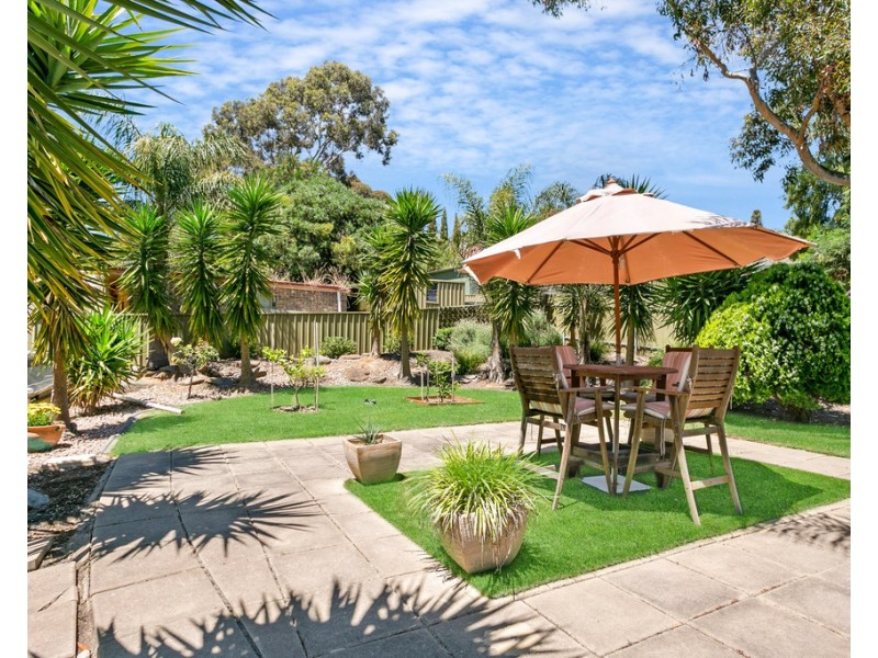 13 Lotus Drive, Aberfoyle Park SA 5159