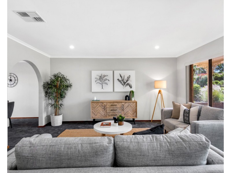 10 Dumphries Street, Flagstaff Hill SA 5159