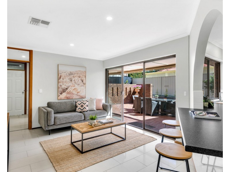 10 Dumphries Street, Flagstaff Hill SA 5159