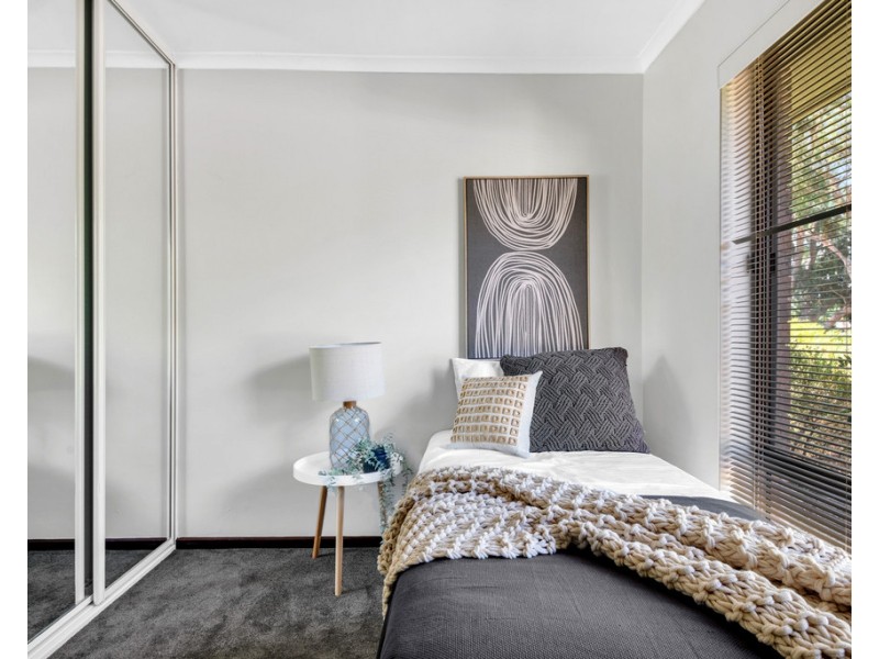 10 Dumphries Street, Flagstaff Hill SA 5159