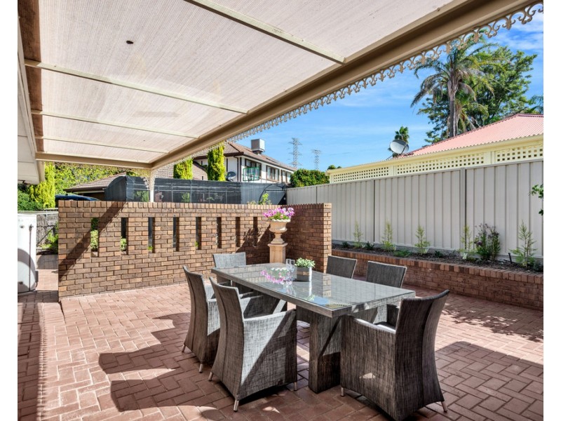 10 Dumphries Street, Flagstaff Hill SA 5159
