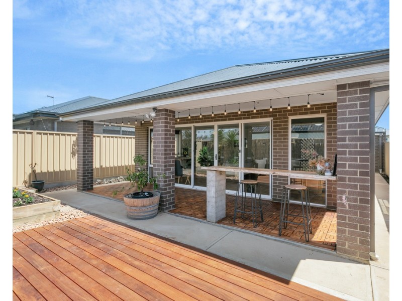 10 Mermaid Street, Seaford Meadows SA 5169