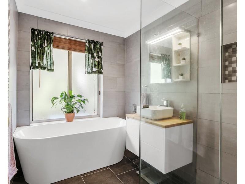 7 Stonebridge Drive, Aberfoyle Park SA 5159