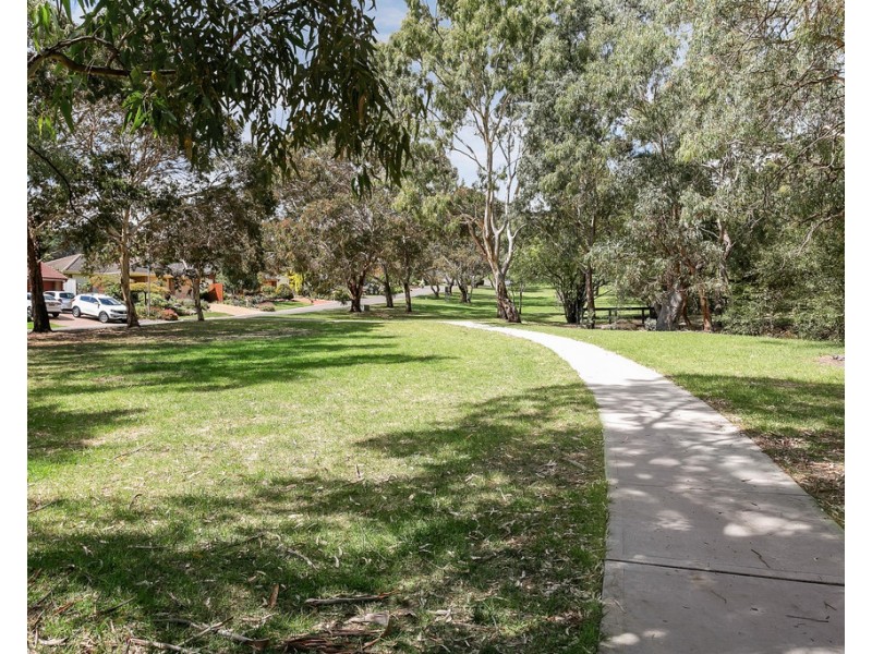 7 Stonebridge Drive, Aberfoyle Park SA 5159