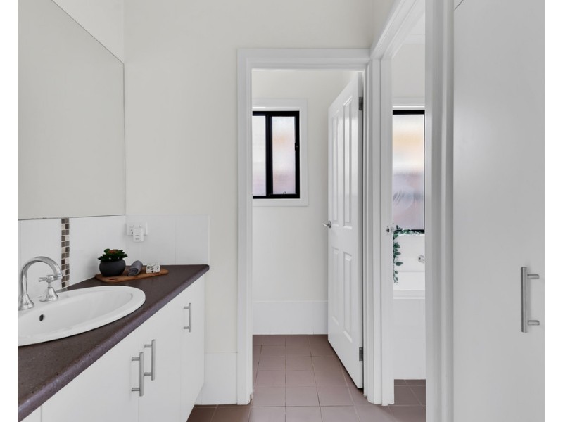 13a Windebanks Road, Aberfoyle Park SA 5159