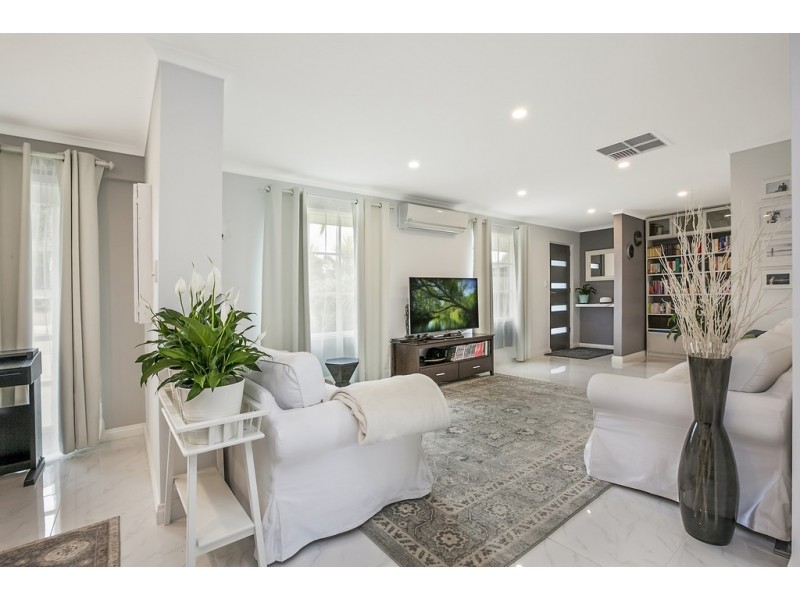 10 Emerald Street, Flagstaff Hill SA 5159