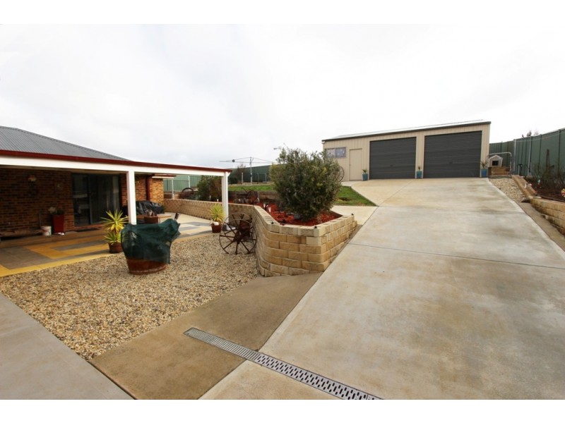 23 Colonial Crt, Laffing Waters NSW 2795