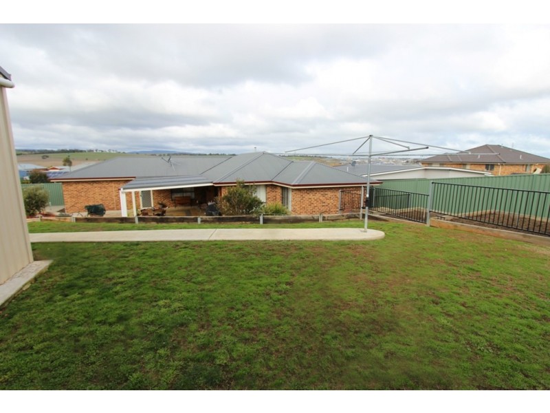 23 Colonial Crt, Laffing Waters NSW 2795