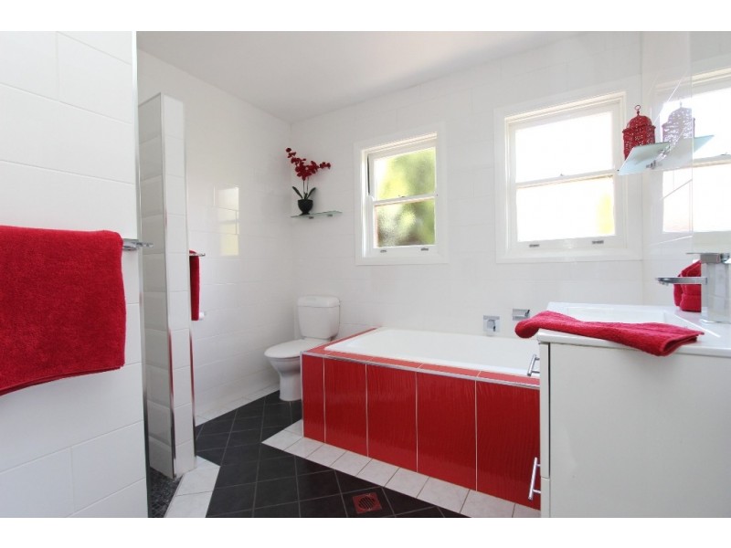275 Piper Street, Bathurst NSW 2795