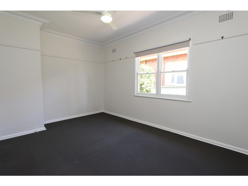 275 Piper Street, Bathurst NSW 2795