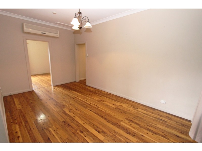 206 Rocket Street, Bathurst NSW 2795