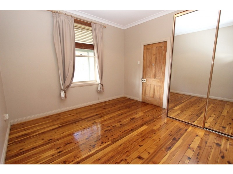 206 Rocket Street, Bathurst NSW 2795