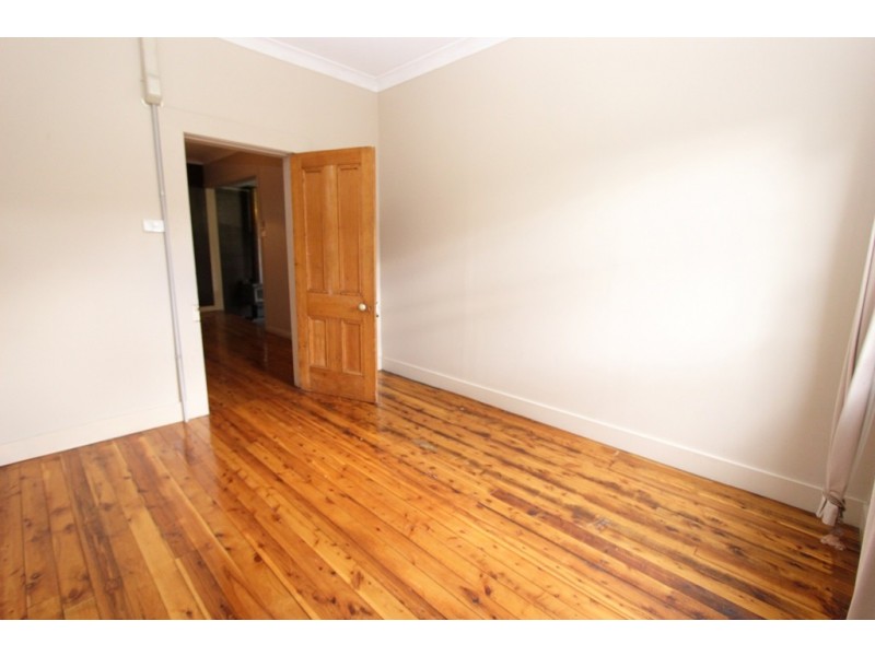 206 Rocket Street, Bathurst NSW 2795