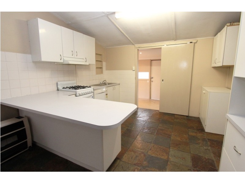 206 Rocket Street, Bathurst NSW 2795