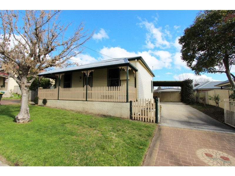 206 Rocket Street, Bathurst NSW 2795