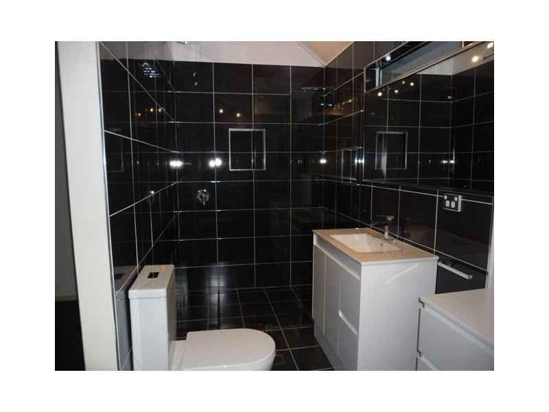 2 DeClouett Pl, Bathurst NSW 2795