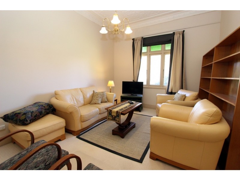 59 Piper Street, Bathurst NSW 2795