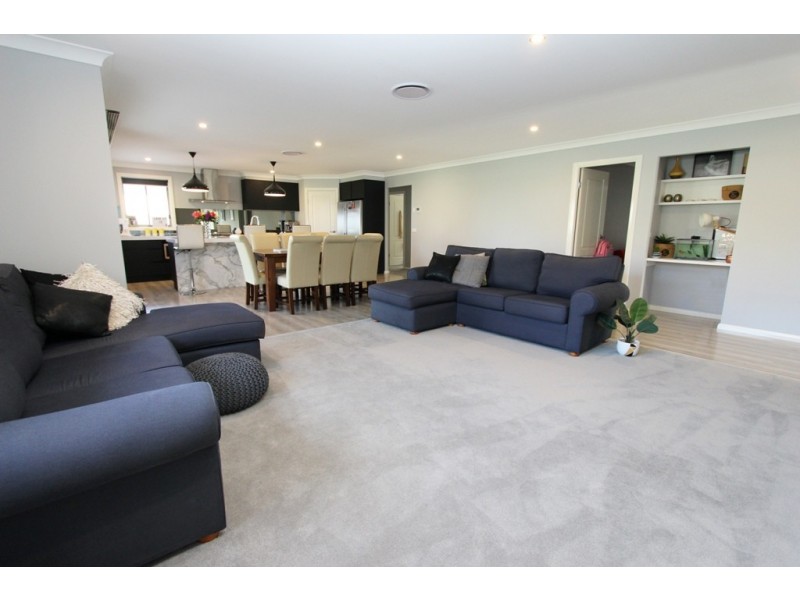 22 Phillip Street, Llanarth NSW 2795