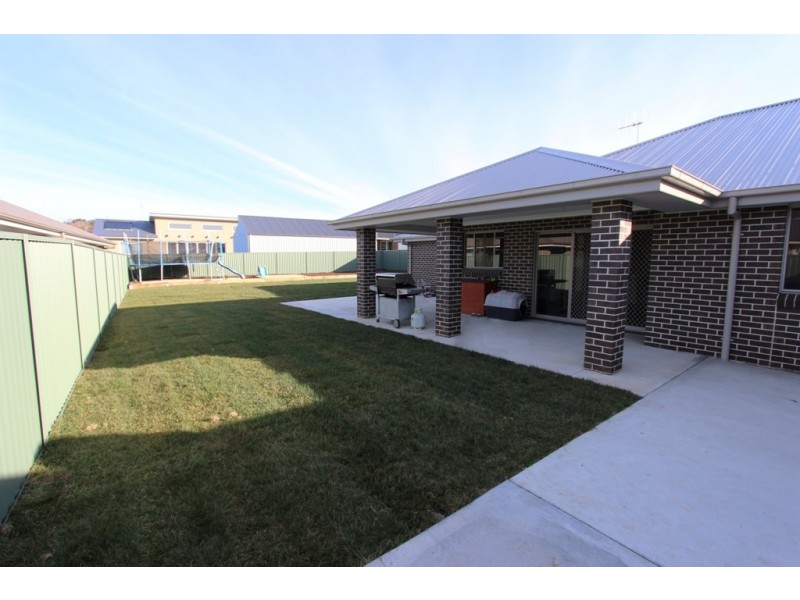22 Phillip Street, Llanarth NSW 2795