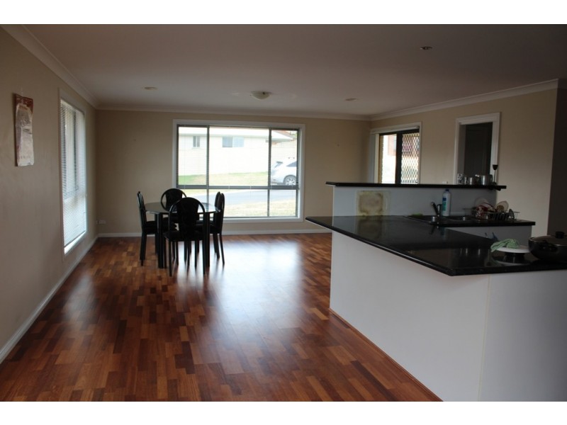 2 Vincent Crescent, Bathurst NSW 2795