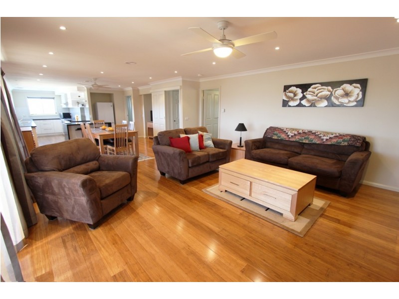 99 Darwin Drive, Llanarth NSW 2795