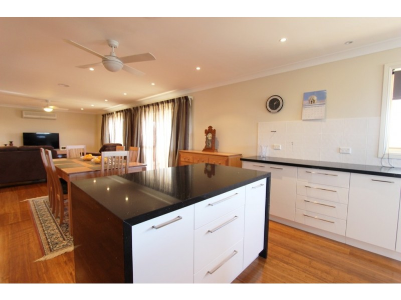 99 Darwin Drive, Llanarth NSW 2795