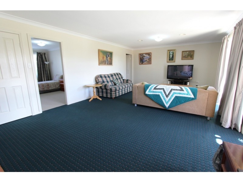 99 Darwin Drive, Llanarth NSW 2795