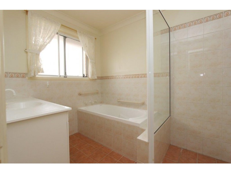 28 Rocket St, Bathurst NSW 2795