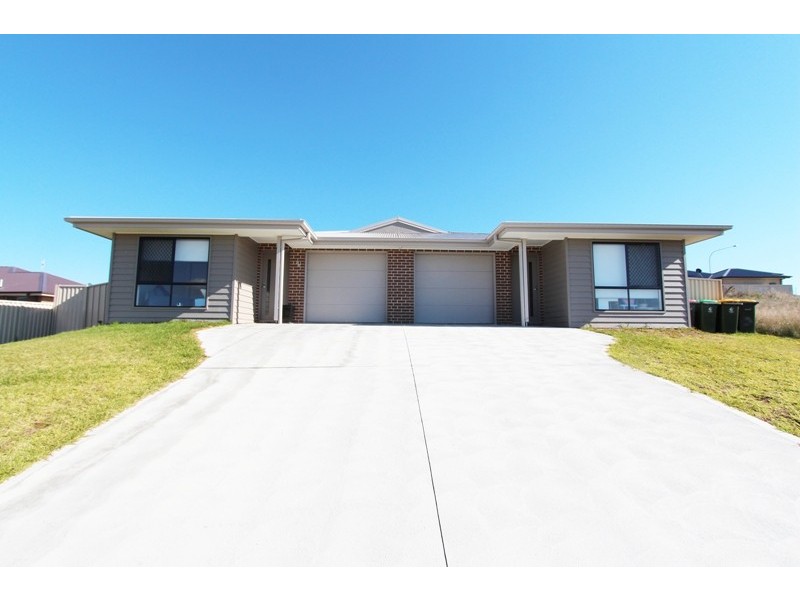 6 and 6a Amber Close, Kelso NSW 2795