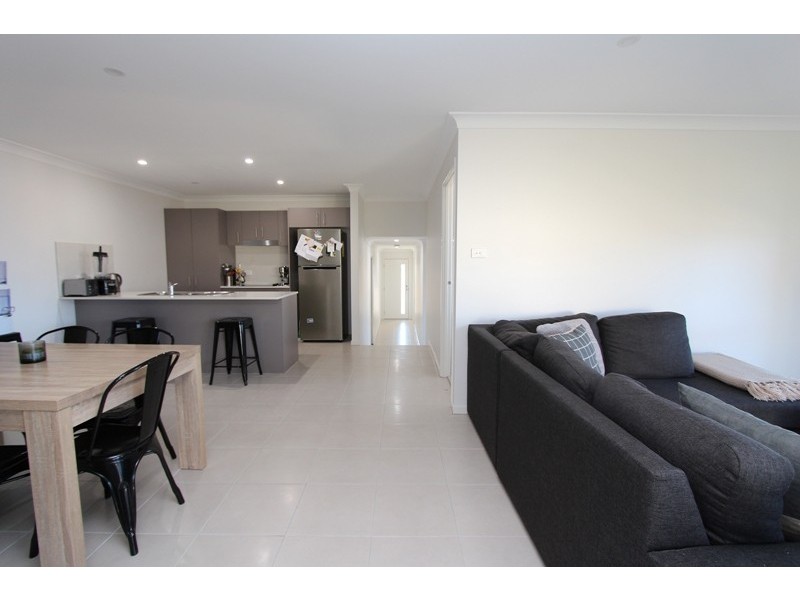 6 and 6a Amber Close, Kelso NSW 2795