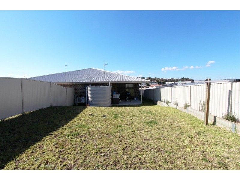 6 and 6a Amber Close, Kelso NSW 2795