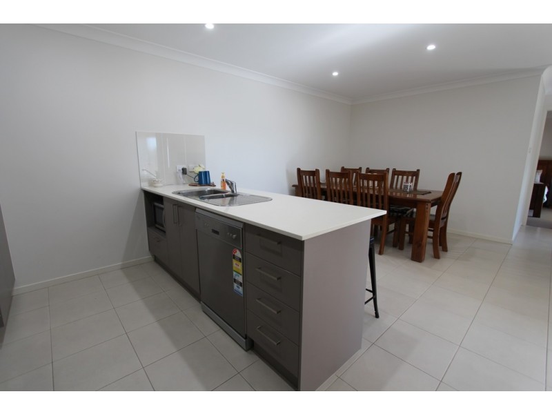 6 and 6a Amber Close, Kelso NSW 2795