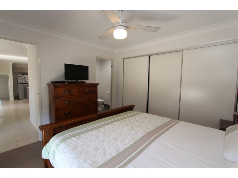 6 and 6a Amber Close, Kelso NSW 2795