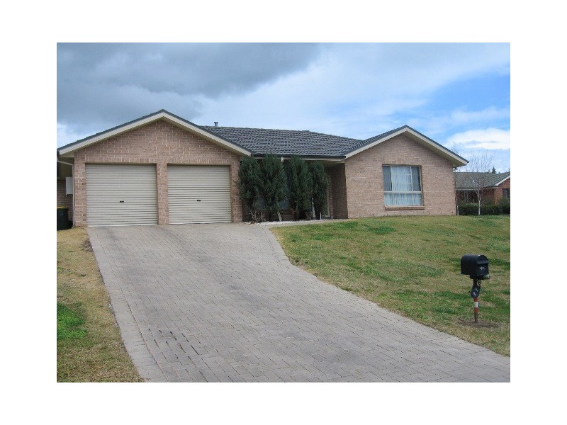 27 Sapphire Cr, Bathurst NSW 2795