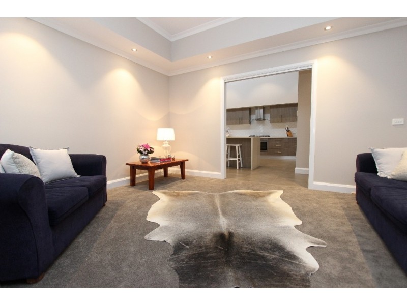 8 Phillip Street, Llanarth NSW 2795