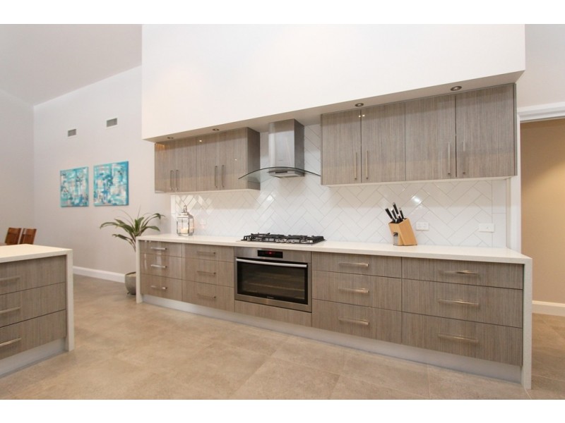 8 Phillip Street, Llanarth NSW 2795