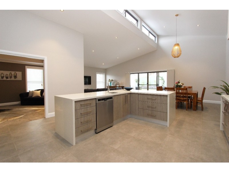 8 Phillip Street, Llanarth NSW 2795